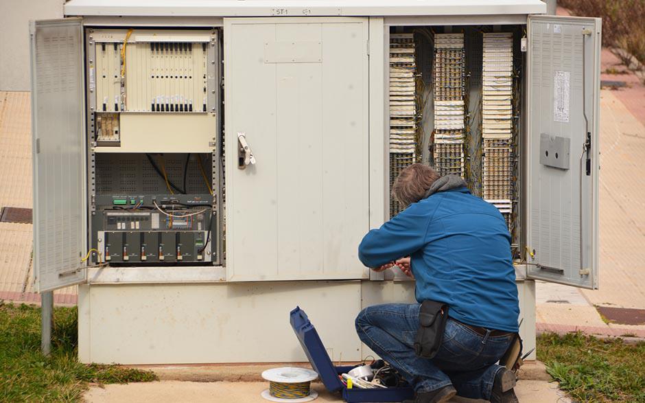 monteur électricien Paris 8